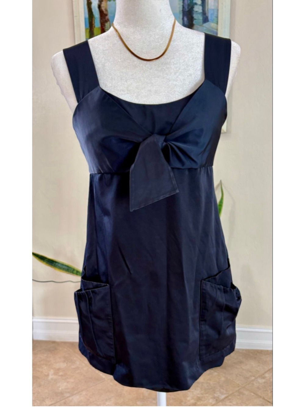 Vera Wang Lavender Label Navy Mini Dress with Bow Detail S, satin. Wedding guest